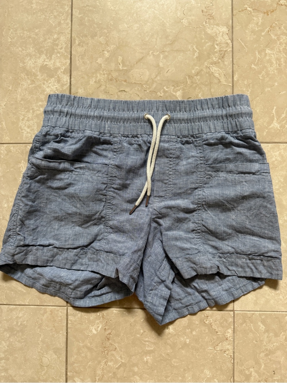 Athleta Cabo Linen 4" Short in light blue